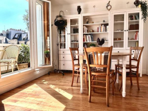 Charming Parisian flat near Eiffel Tower - 3 rooms and balcony